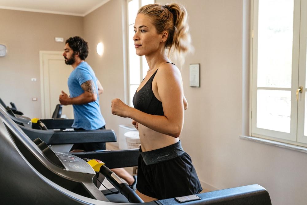 Bagni Di Pisa Palace & Thermal Spa - The Leading Hotels Of The World San Giuliano Terme Ngoại thất bức ảnh A treadmill in use